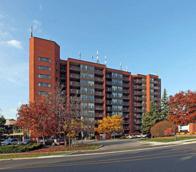 Tekoa Manor in Whitby, ON - Building Photo