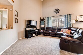 11685 River Run Pkwy in Commerce City, CO - Foto de edificio - Building Photo