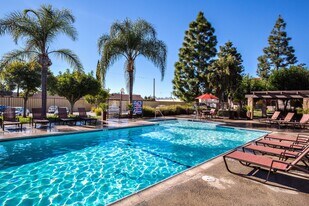 Town And Country in Brea, CA - Building Photo