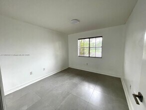 2721 SE 12th Pl in Homestead, FL - Building Photo - Building Photo