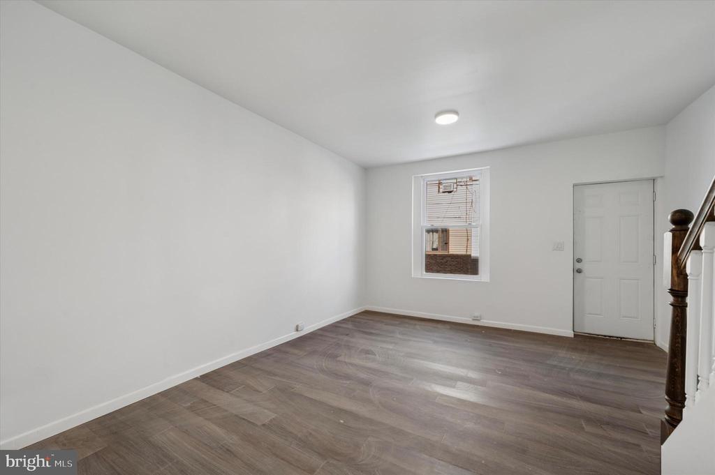 2412 S Franklin St in Philadelphia, PA - Building Photo