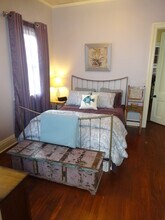 1013 Touro St in New Orleans, LA - Foto de edificio - Building Photo