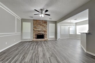 1906 Crescent Oak Dr in Missouri City, TX - Building Photo - Building Photo