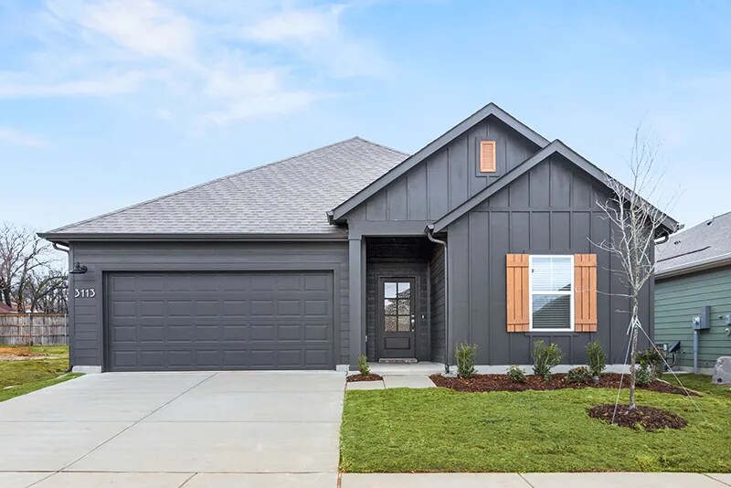 3317 Fortress Way in Denton, TX - Foto de edificio