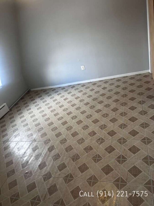 44 Vineyard Ave in Yonkers, NY - Building Photo - Building Photo