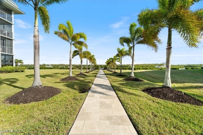 property at 307 Goodlette-Frank Rd