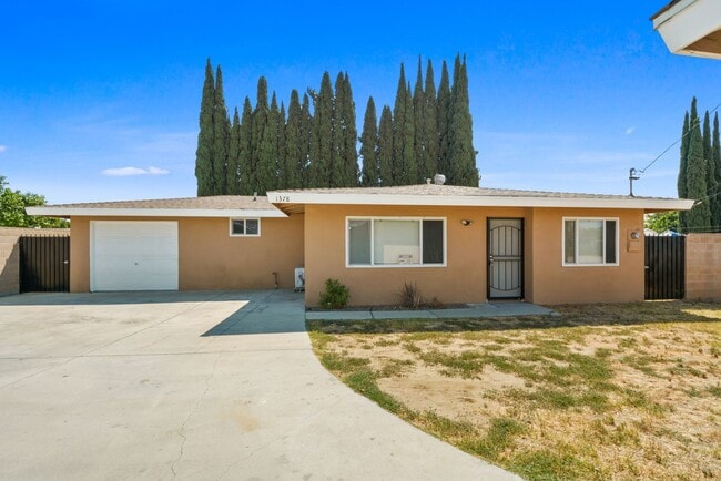 property at 1372 S Gibbs St