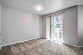 ReNew Waterview in Bremerton, WA - Foto de edificio - Building Photo