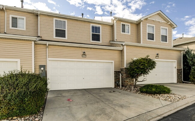 Comfortable 3-Bedroom Townhome in Cross Cr in Fountain, CO - Building Photo - Building Photo
