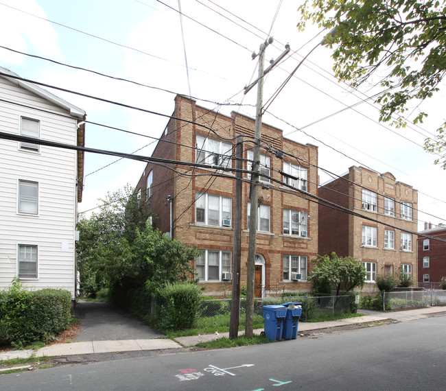 339 High St in New Britain, CT - Building Photo - Building Photo