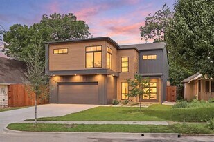 5011 Homer St in Dallas, TX - Building Photo