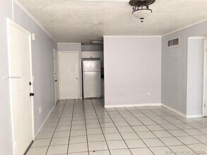 465 S Royal Poinciana Blvd in Miami Springs, FL - Building Photo - Building Photo