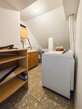 281 W Park Dr, Unit 1-8 in Miami, FL - Building Photo - Building Photo
