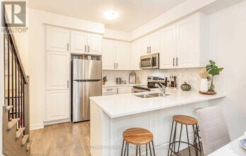 1186 Restivo Ln in Milton, ON - Building Photo - Building Photo