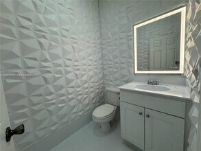 10012 NW 7th St in Miami, FL - Building Photo - Building Photo