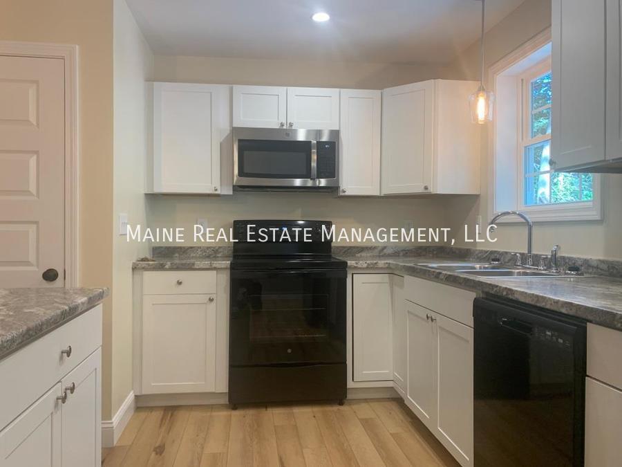 50 Walter St in Bangor, ME - Building Photo
