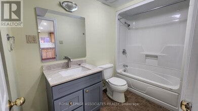 31 Hoptree Ave in Toronto, ON - Building Photo - Building Photo