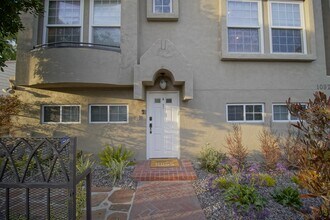 10929 Landale St, Unit 1 in North Hollywood, CA - Building Photo - Building Photo