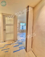 1540 Brockton Ave in Los Angeles, CA - Building Photo - Building Photo