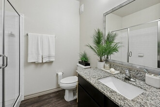 Highline Apartments in Austin, TX - Foto de edificio - Building Photo