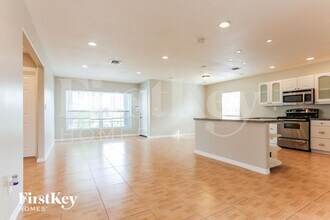 7730 NW 39th St in Hollywood, FL - Building Photo - Building Photo
