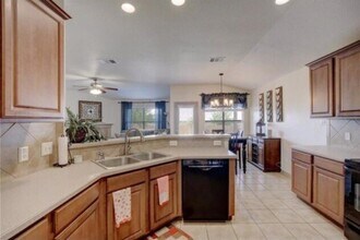 1112 Cockrill Ct in Hutto, TX - Building Photo - Building Photo