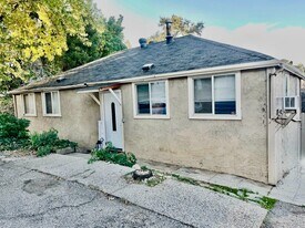 1244 La Barr Mdws Rd in Grass Valley, CA - Building Photo