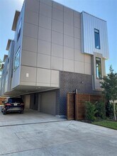 5808 Lindell Ave in Dallas, TX - Building Photo - Building Photo
