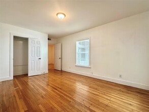 912 W 22 1/2 St in Austin, TX - Building Photo - Building Photo