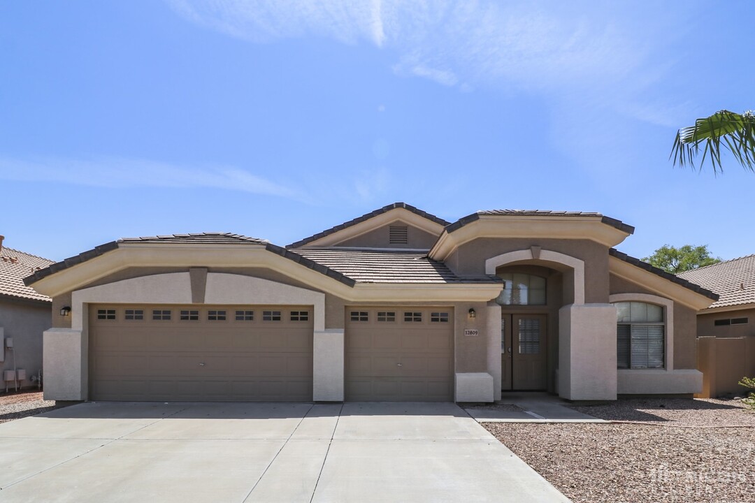 12809 W Corrine Dr in El Mirage, AZ - Building Photo