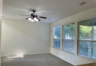 8725 White Ibis Dr in Austin, TX - Building Photo - Building Photo