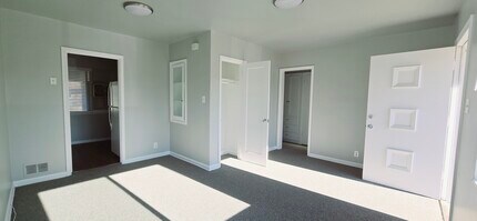 1388 Glenrose Dr S in Salt Lake City, UT - Building Photo - Building Photo