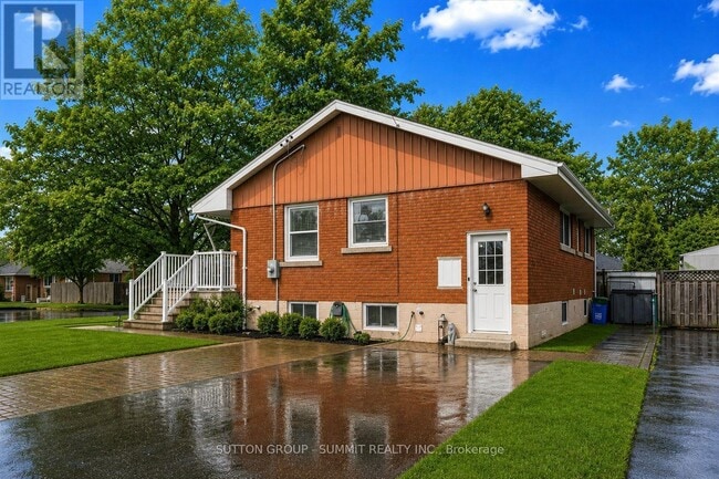 property at 9 Grenadier Dr