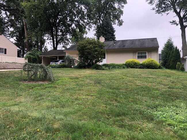 344 Andover Rd in Fairless Hills, PA - Building Photo - Building Photo