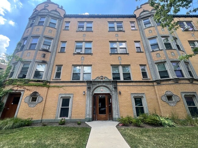 property at 5358 N Kimball Ave