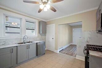 18 Richmond Pl in Stamford, CT - Building Photo - Building Photo