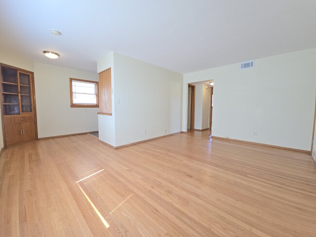 11320 W North Ave, Unit 2 in Wauwatosa, WI - Building Photo - Building Photo