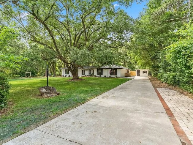 3333 Meadow Hill Rd in Tallahassee, FL - Building Photo - Building Photo