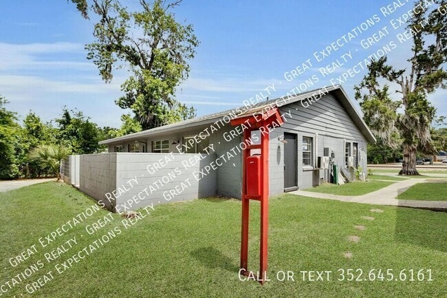 property at 5836 SE Drew Rd
