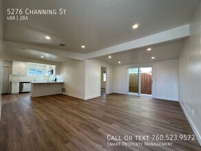 5276 Channing St in San Diego, CA - Foto de edificio - Building Photo