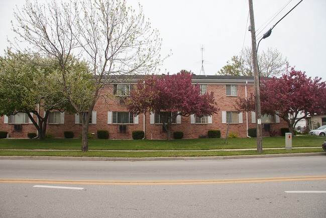 Heritage House in Saukville, WI - Building Photo - Building Photo