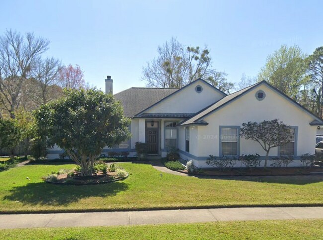 1813 Weston Cir