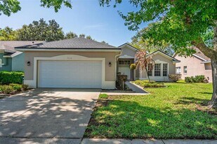 7006 Pine Hollow Dr in Mount Dora, FL - Building Photo