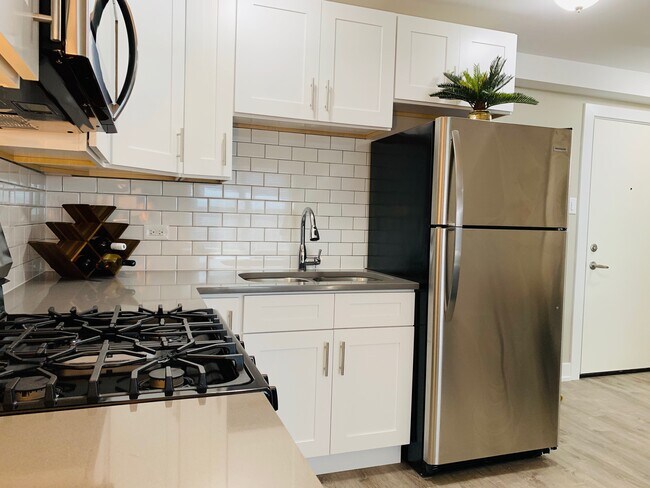 The Maynard at 2545 W Fitch photo'