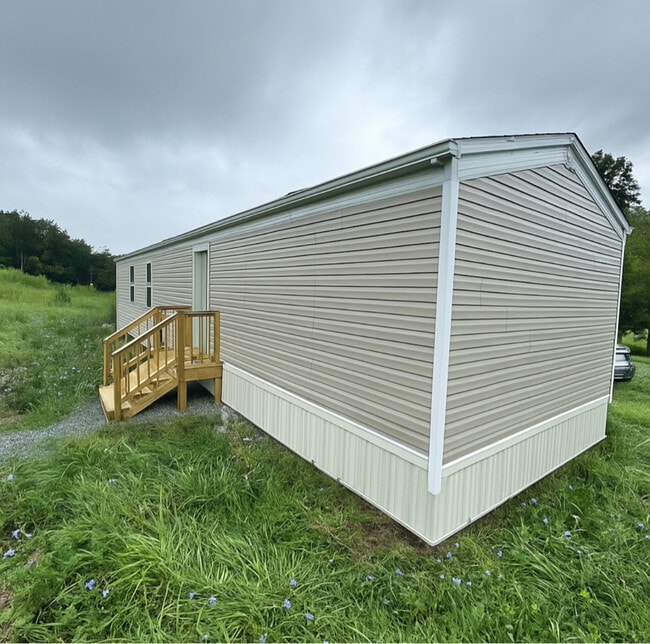 property at 1732 Nivens Ln