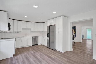 630 NE 52nd Terrace in Miami, FL - Foto de edificio - Building Photo