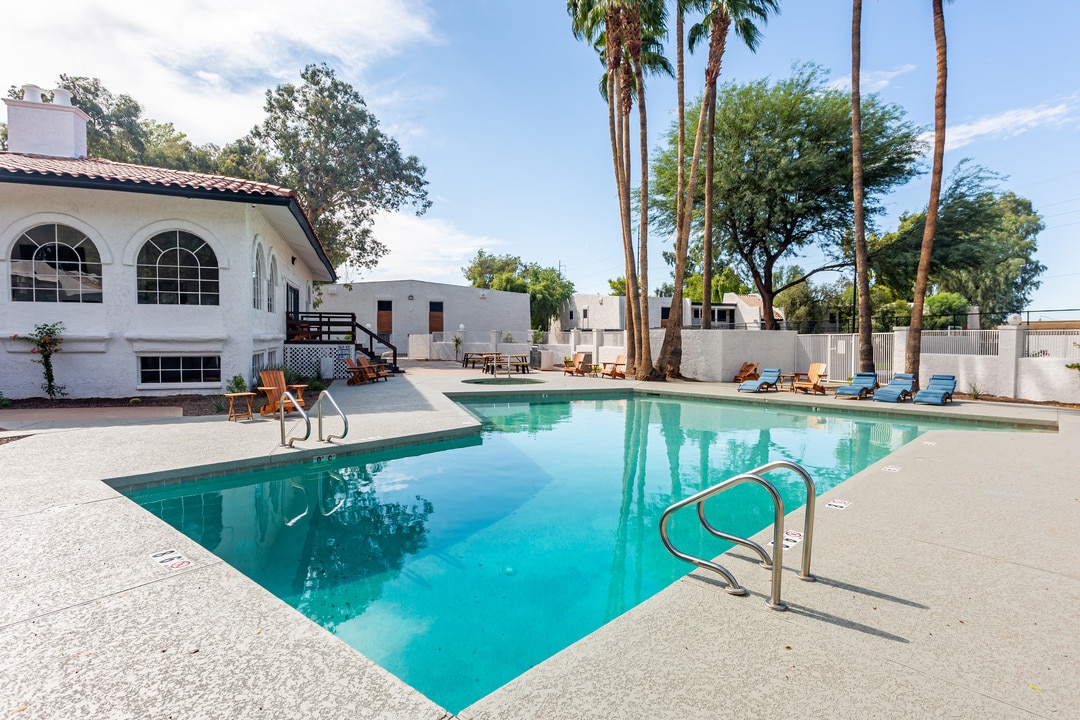 Nightingale on 25th in Phoenix, AZ - Building Photo