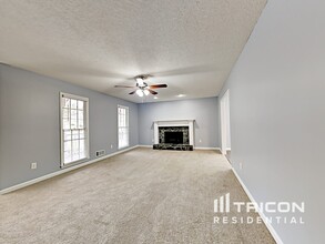 127 Edgar Ct in Hiram, GA - Building Photo - Building Photo