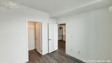 705 Davis Dr in Newmarket, ON - Building Photo - Building Photo