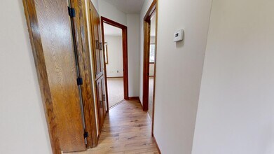 2101 Bradley St in St. Paul, MN - Building Photo - Building Photo